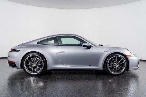 2022 Porsche 911 Carrera