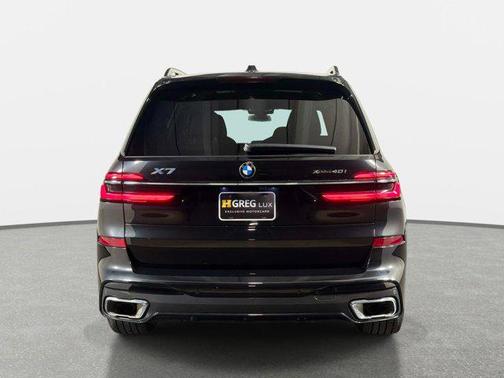 Black Sapphire Metallic 2024 BMW X7 xDrive40i
