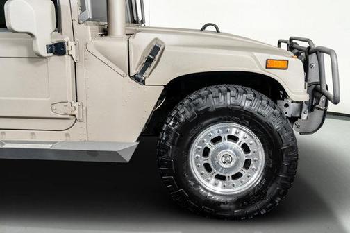 2003 Hummer H1 Enclosed