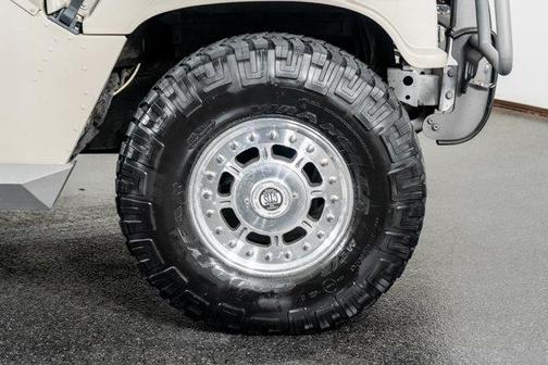 2003 Hummer H1 Enclosed