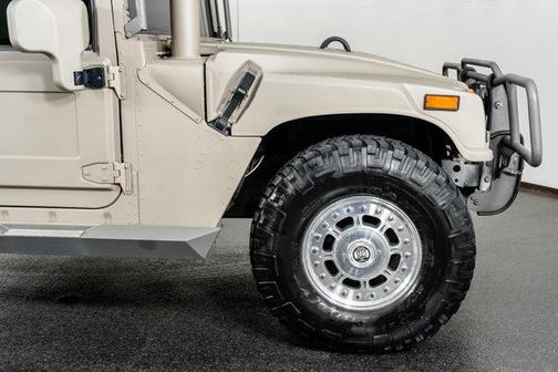 2003 Hummer H1 Enclosed
