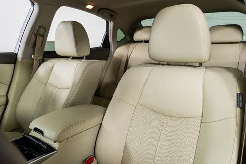 2016 INFINITI Q70 3.7