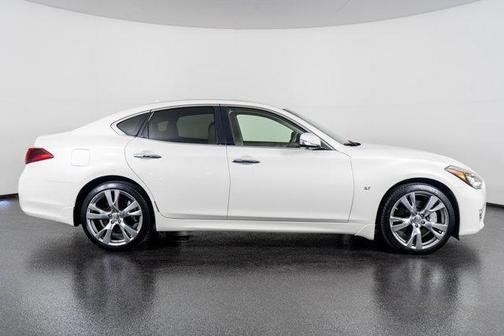 2016 INFINITI Q70 3.7