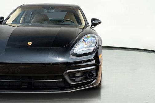 2022 Porsche Panamera 4