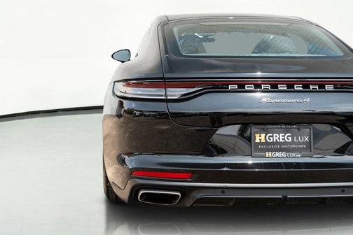 2022 Porsche Panamera 4