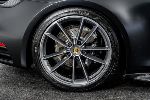 2021 Porsche 911 Carrera