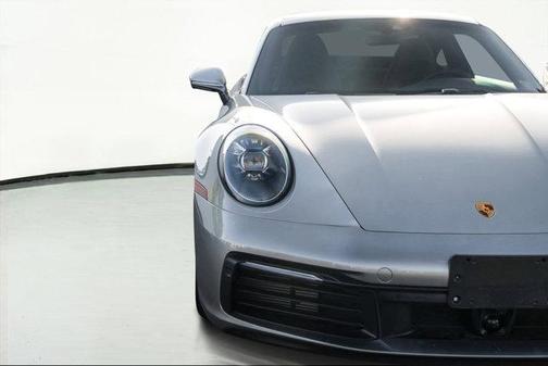 2022 Porsche 911 Carrera 4 GTS