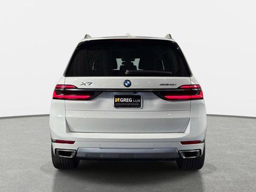 Alpine White 2024 BMW X7 xDrive40i