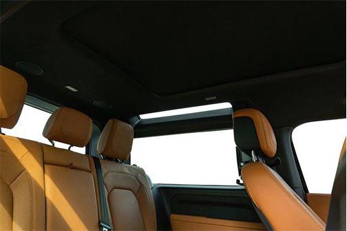 2024 Land Rover Defender 90 P525 Carpathian Edition