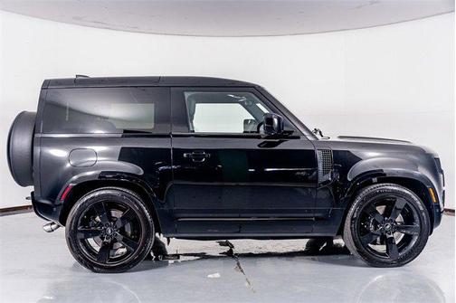 2023 Land Rover Defender V8
