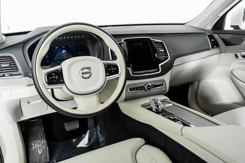 2025 Volvo XC90 B6 Ultra