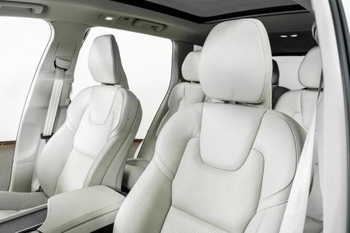 2025 Volvo XC90 B6 Ultra