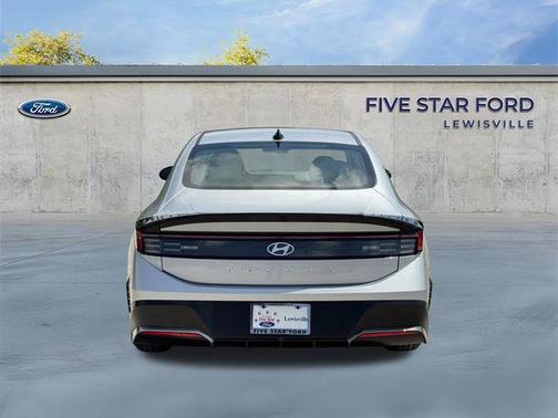 Aero Silver 2025 Hyundai SONATA SEL