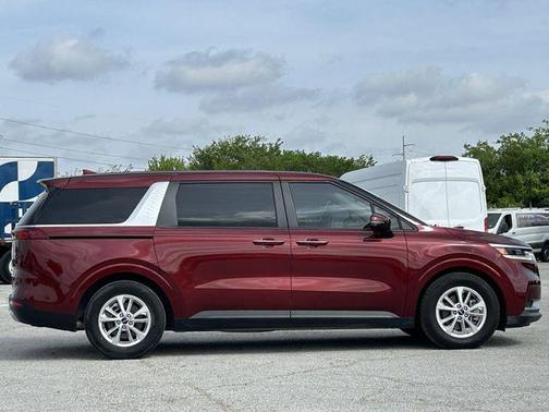 2022 Kia Carnival LXS