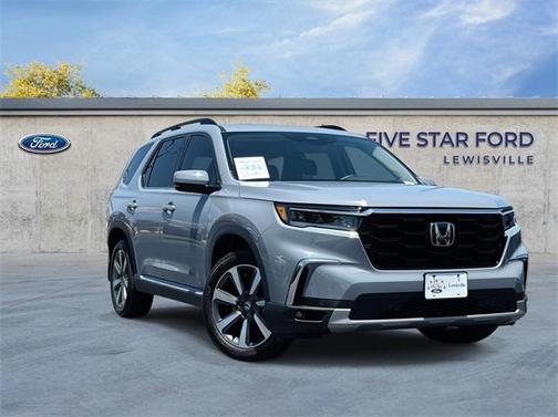 2023 Honda Pilot Touring 8-Passenger