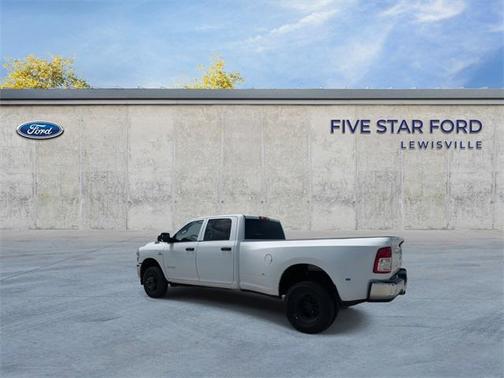 2022 RAM 3500 Tradesman Crew Cab 4x4 8' Box
