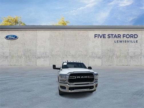 2022 RAM 3500 Tradesman Crew Cab 4x4 8' Box