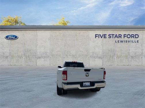 2022 RAM 3500 Tradesman Crew Cab 4x4 8' Box