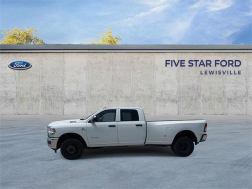 2022 RAM 3500 Tradesman Crew Cab 4x4 8' Box