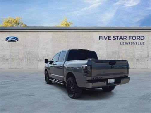 2019 Nissan Titan SV