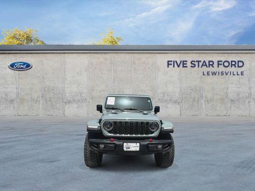 Earl Clearcoat 2024 Jeep Wrangler Rubicon