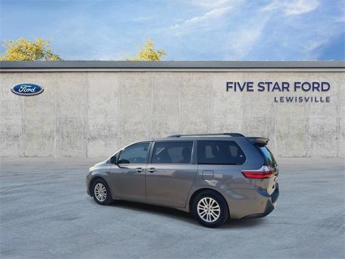 2017 Toyota Sienna XLE Premium
