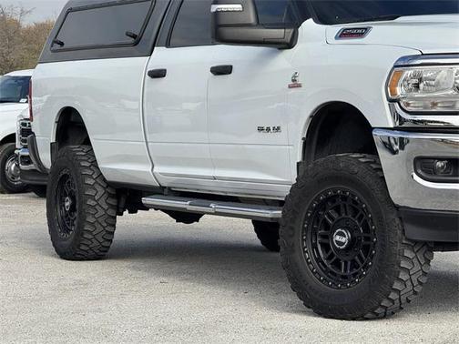 2023 RAM 2500 Big Horn Crew Cab 4x4 8' Box