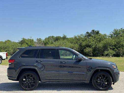 Rhino Clearcoat 2017 Jeep Grand Cherokee Altitude