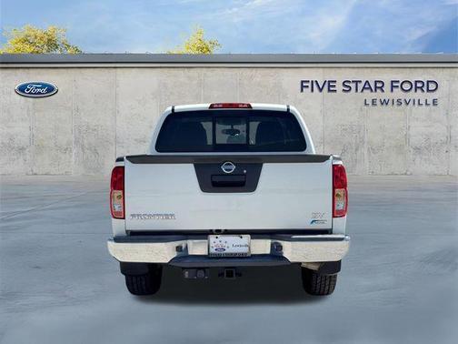 Glacier White 2018 Nissan Frontier SV