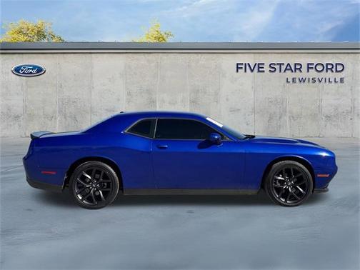 2022 Dodge Challenger SXT