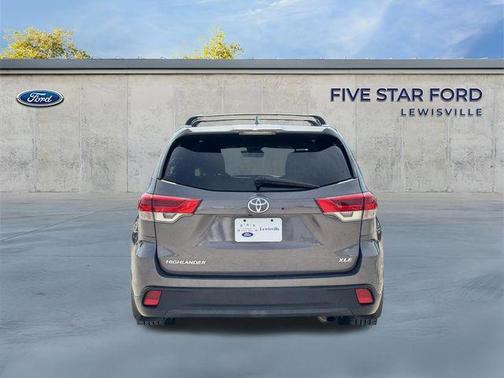 Predawn Gray Mica 2017 Toyota Highlander XLE