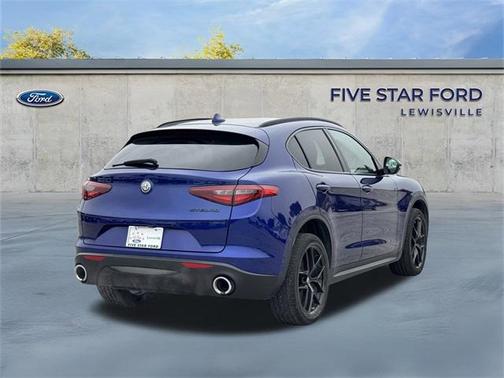 2021 Alfa Romeo Stelvio Base