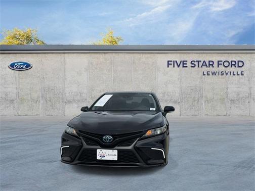 2024 Toyota Camry Hybrid SE