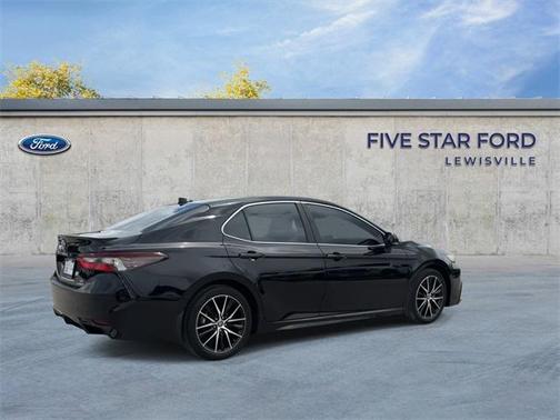 2024 Toyota Camry Hybrid SE