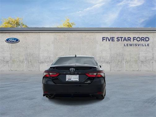 2024 Toyota Camry Hybrid SE
