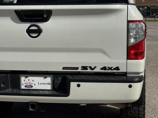 Pearl White 2019 Nissan Titan SV