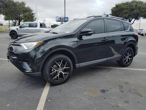 2018 Toyota RAV4 Hybrid SE