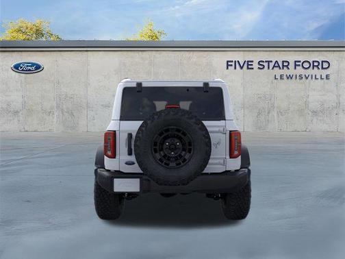 Oxford White 2026 Ford Bronco Outer Banks