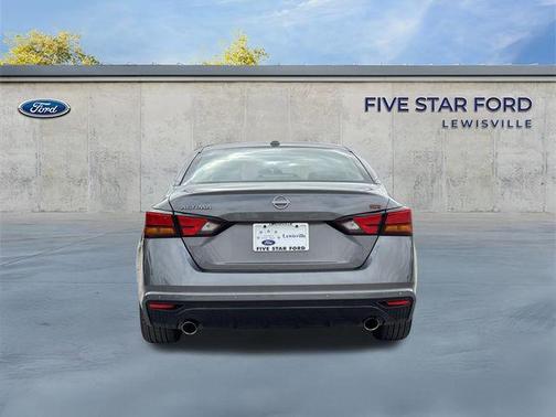 2025 Nissan Altima SR FWD