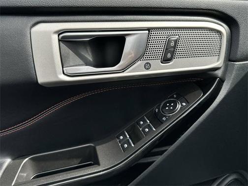2024 Ford Explorer ST-Line