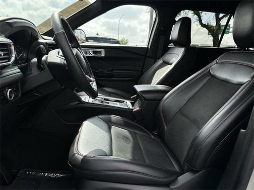 2024 Ford Explorer ST-Line