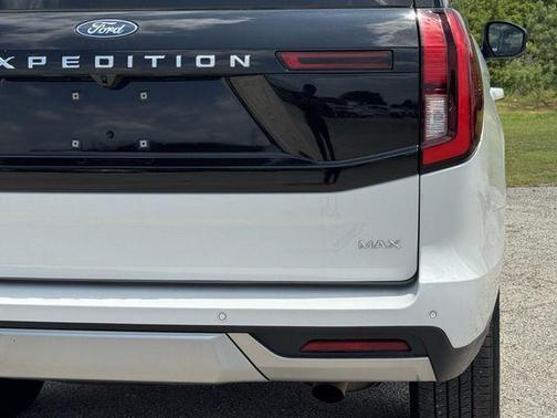 OXFORD WHITE 2025 Ford Expedition Max Platinum