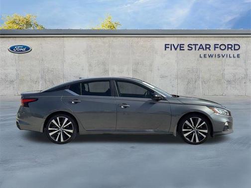 Gun Metallic 2019 Nissan Altima 2.5 SR