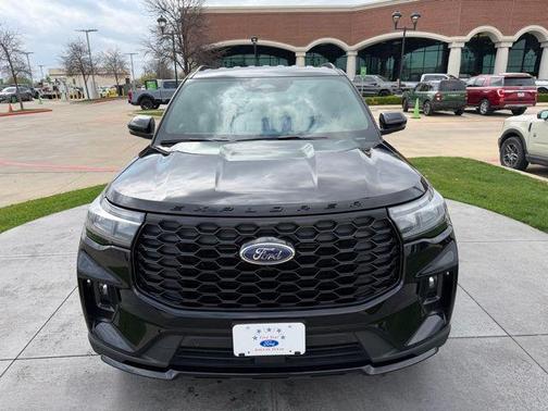 AGATE BLACK METALLIC 2025 Ford Explorer ST-Line