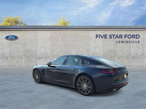 2018 Porsche Panamera 4