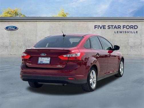 RUBY RED TINTED CLEARCOAT 2014 Ford Focus SE