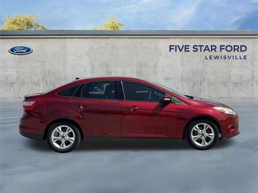 RUBY RED TINTED CLEARCOAT 2014 Ford Focus SE