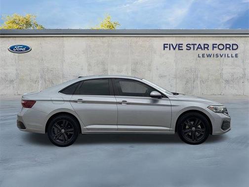 Silver Metallic 2022 Volkswagen Jetta 1.5T SE