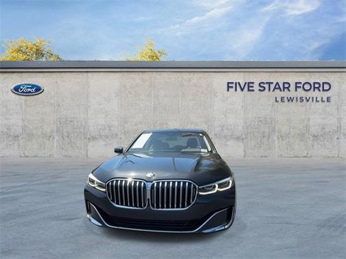 2022 BMW 740 i