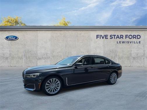 2022 BMW 740 i